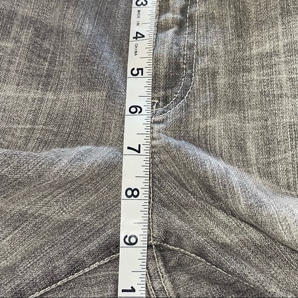 Elie Tahari Gray Straight Leg Jeans – Size 4 - Picture 10 of 11